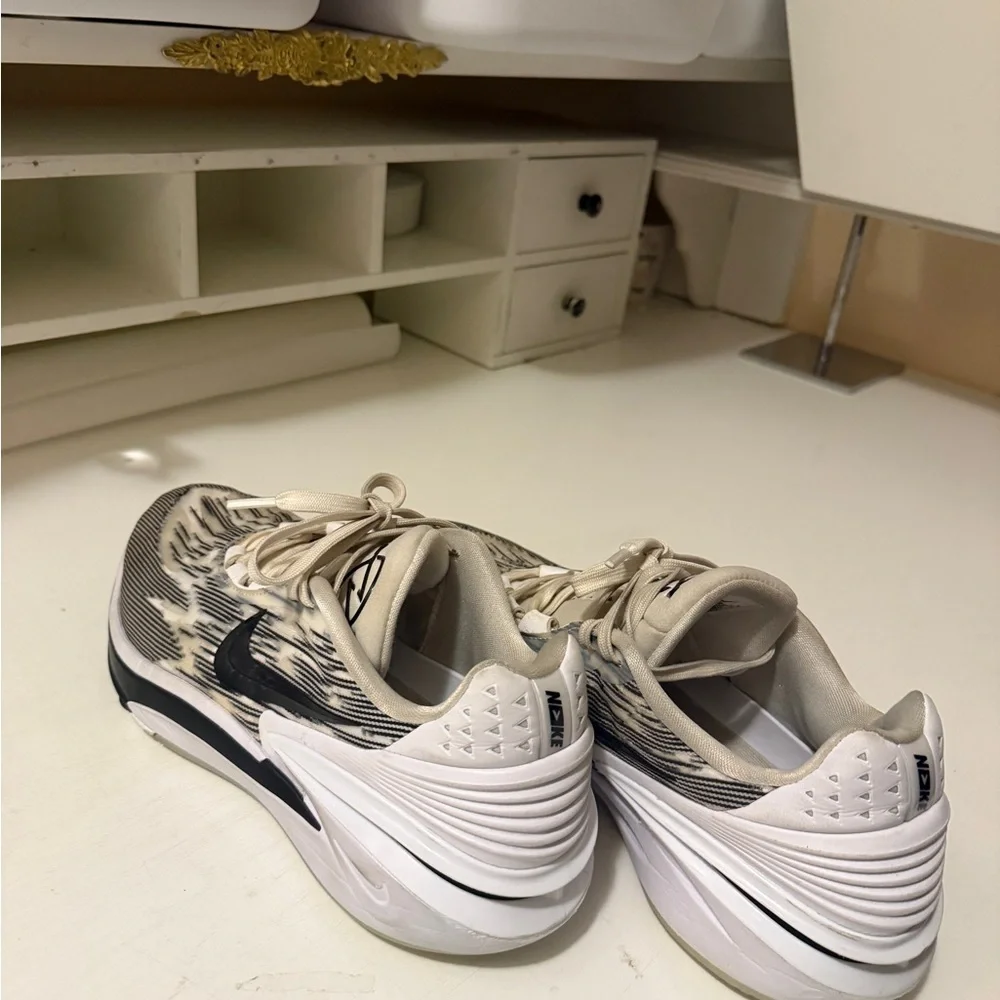 Nike FJ8915-100 Air Zoom GT Cut 2 White Running Sneaker Shoes Men size 11
